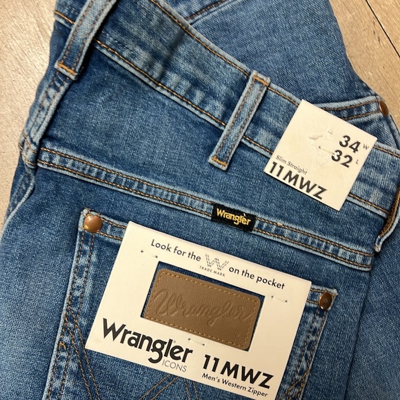 Wrangler Icons Jeans Slim Straight Faded Blue NWT Various Sizes - Picture 5 of 10